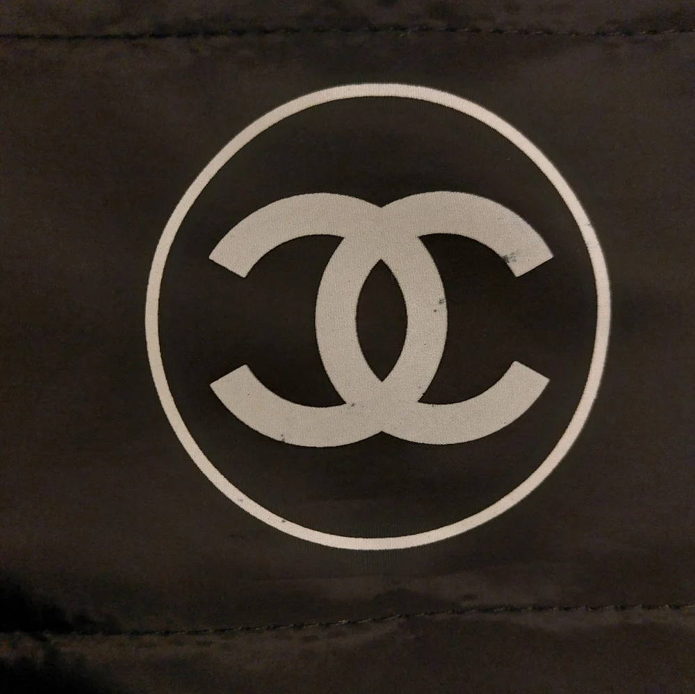 CHANEL Cream and Black Logo Protective Dust Cover
